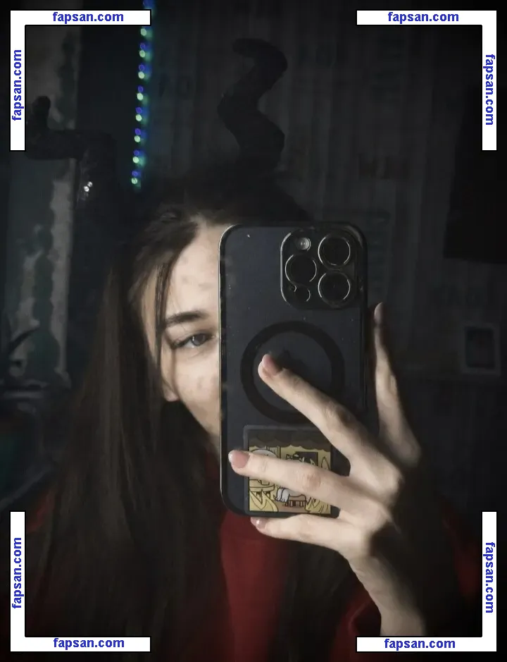 AmoreKiwik nude photo #0021 from OnlyFans