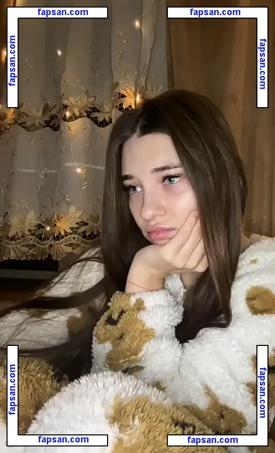 AmoreKiwik nude photo #0023 from OnlyFans