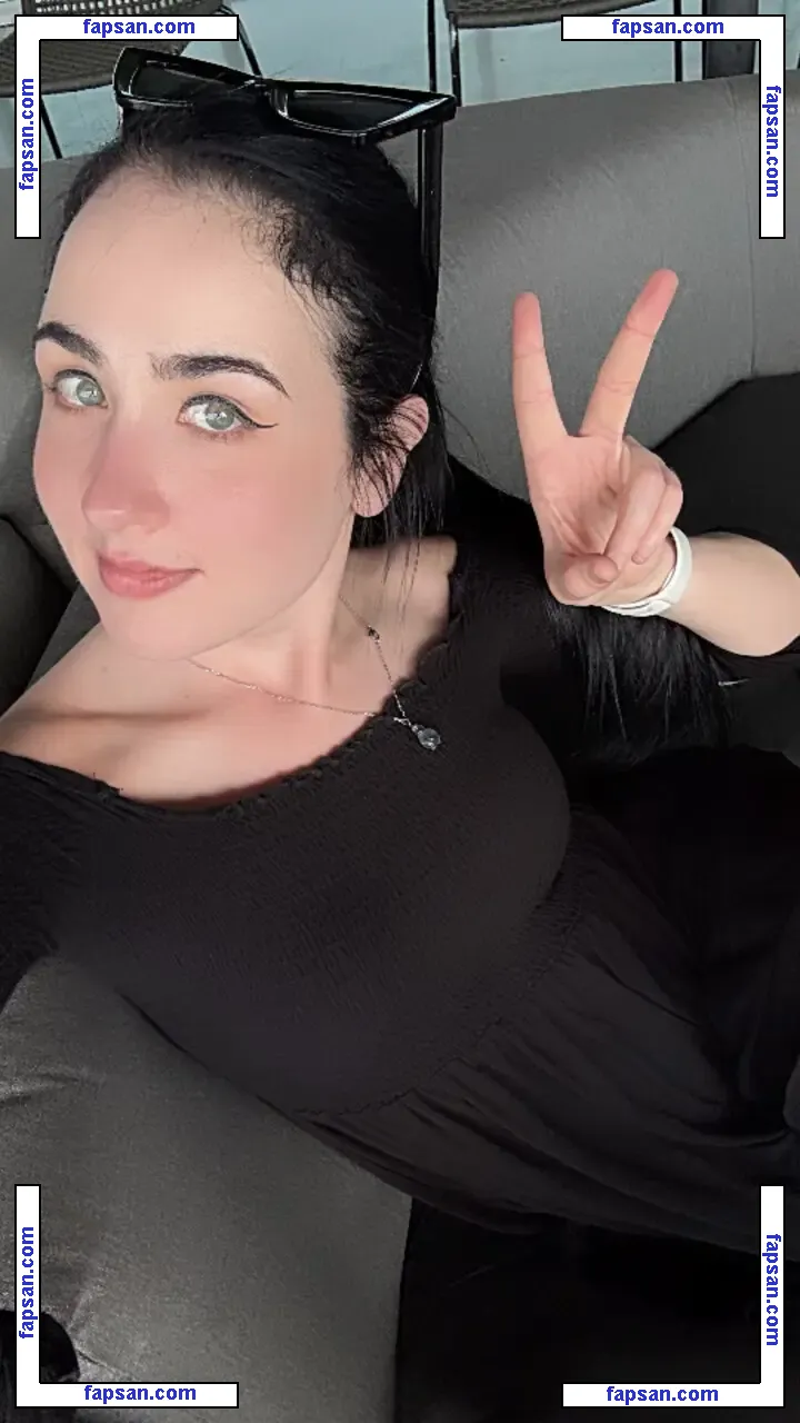 Amy Roberts nude photo #0027 from OnlyFans