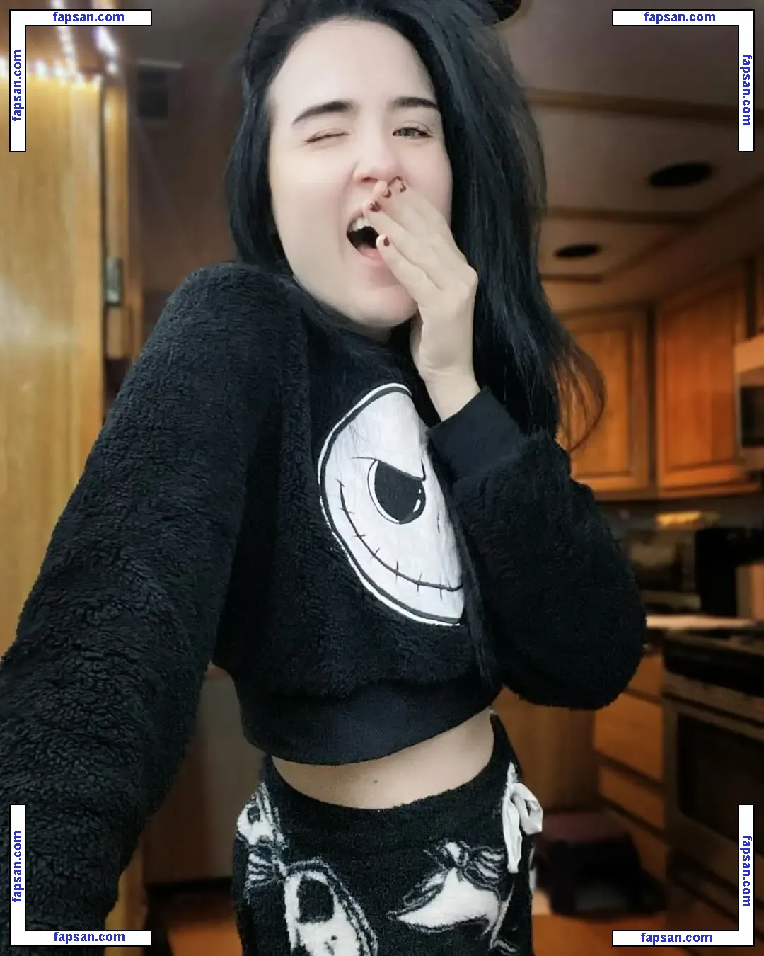 Amy Roberts nude photo #0033 from OnlyFans