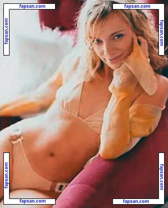 Amy Smart nude photo #0228 from OnlyFans