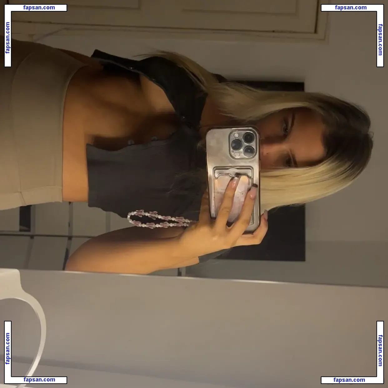 amyyxmcl голая фото #0001 с Онлифанс