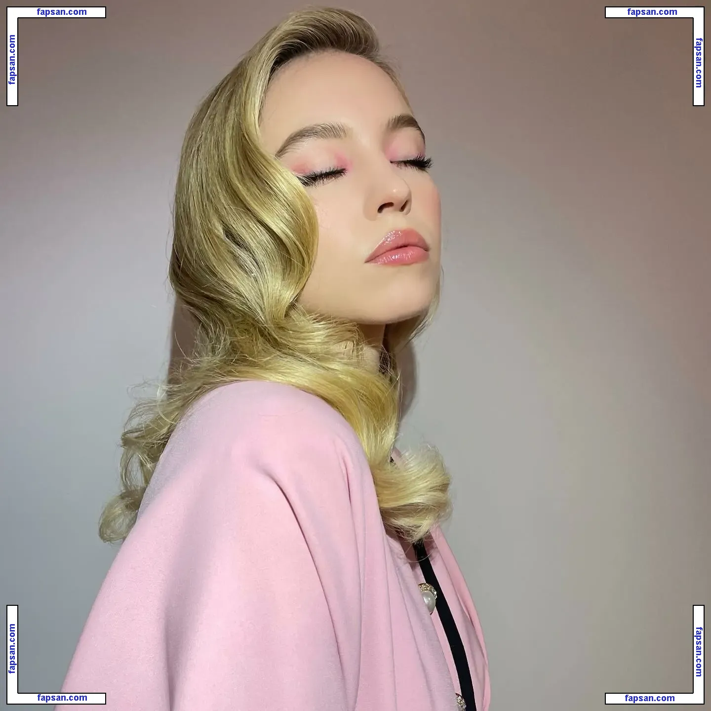 Ana de Armas голая фото #3870 с Онлифанс