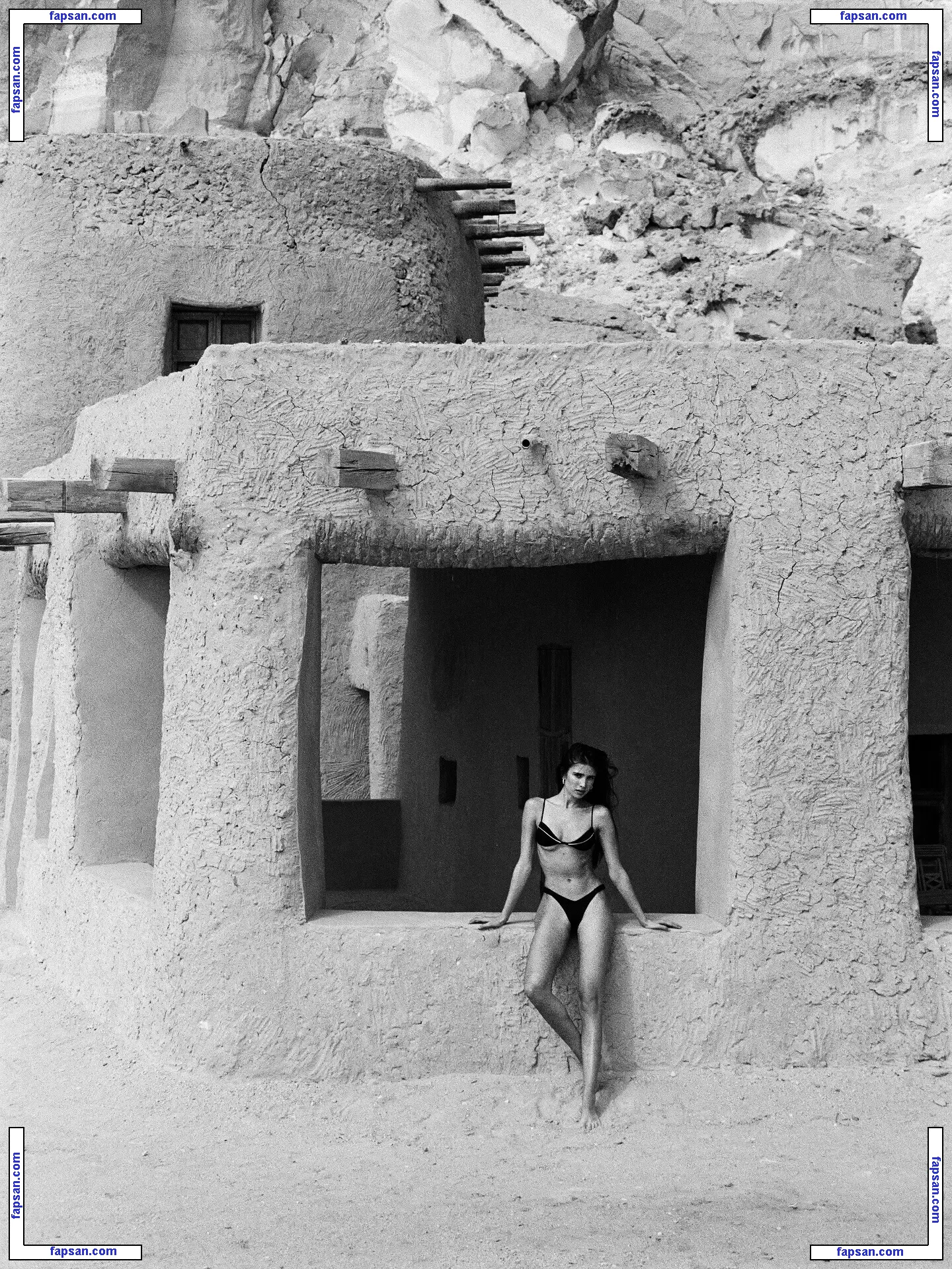 Ana Leon голая фото #0006 с Онлифанс