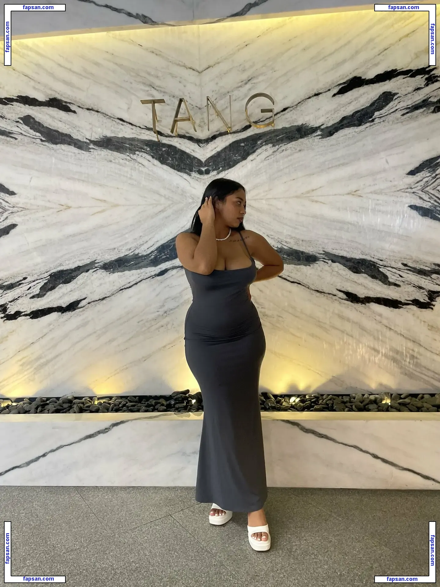 Anabellezoe_ nude photo #0012 from OnlyFans