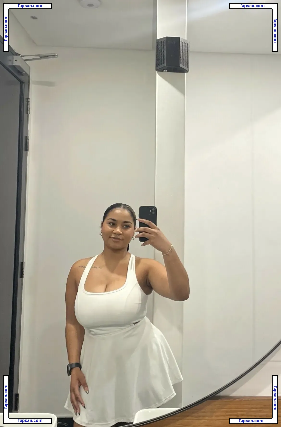 Anabellezoe_ nude photo #0028 from OnlyFans