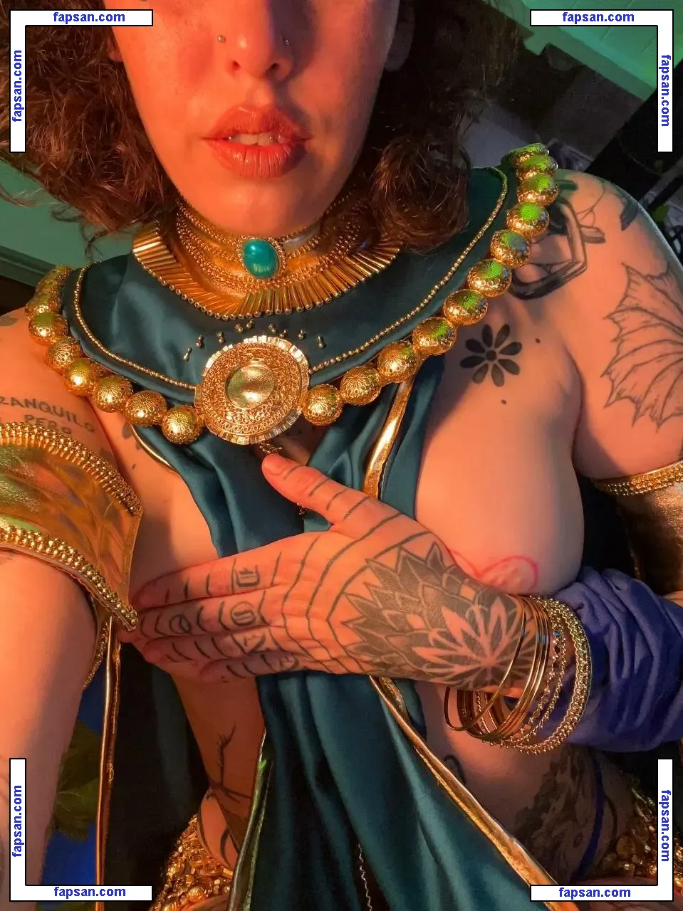 anadevinvip nude photo #0086 from OnlyFans