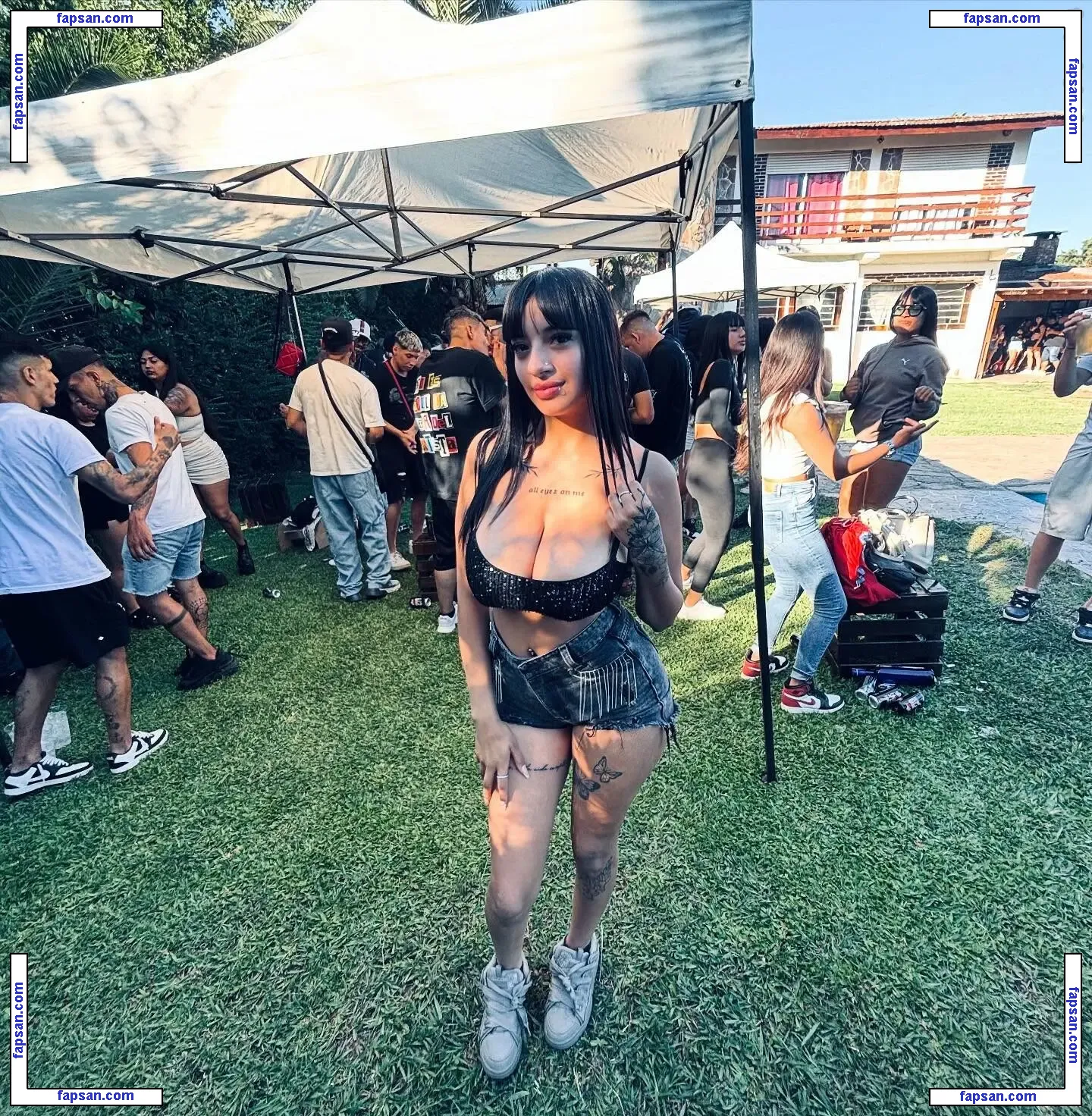 Anahi Segovia голая фото #0003 с Онлифанс