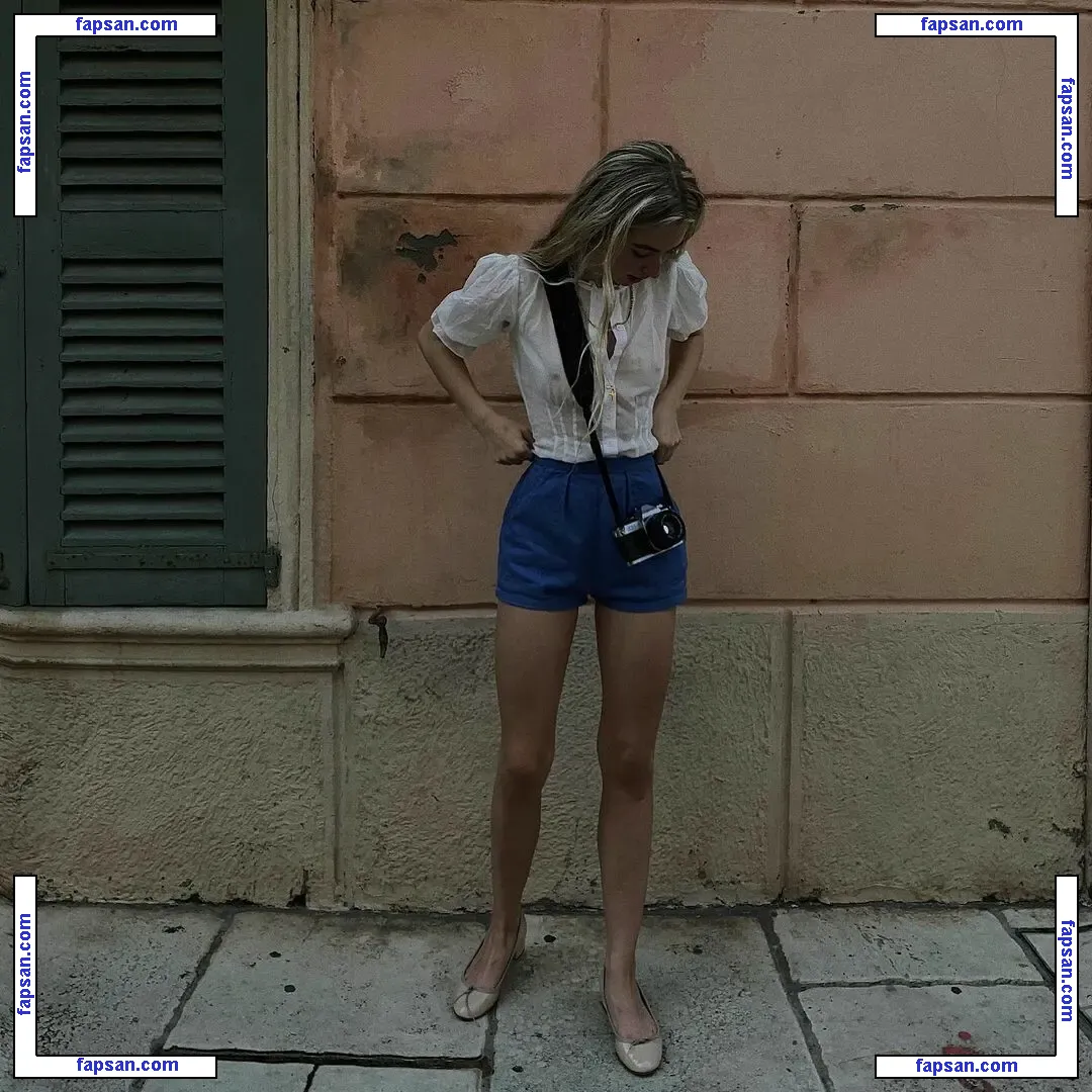 Anais Gallagher nude photo #0102 from OnlyFans