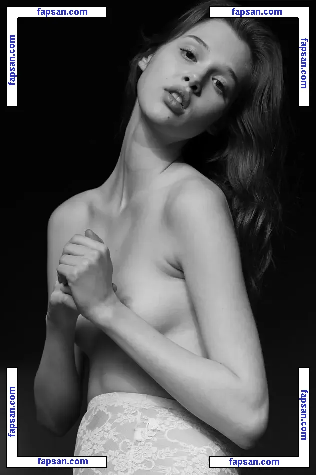 Anais Pouliot nude photo #0018 from OnlyFans