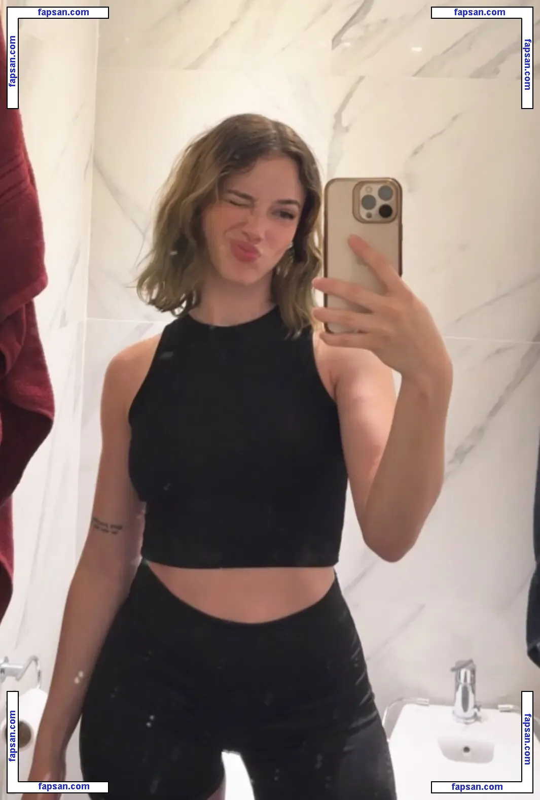 Analiagrc nude photo #0001 from OnlyFans