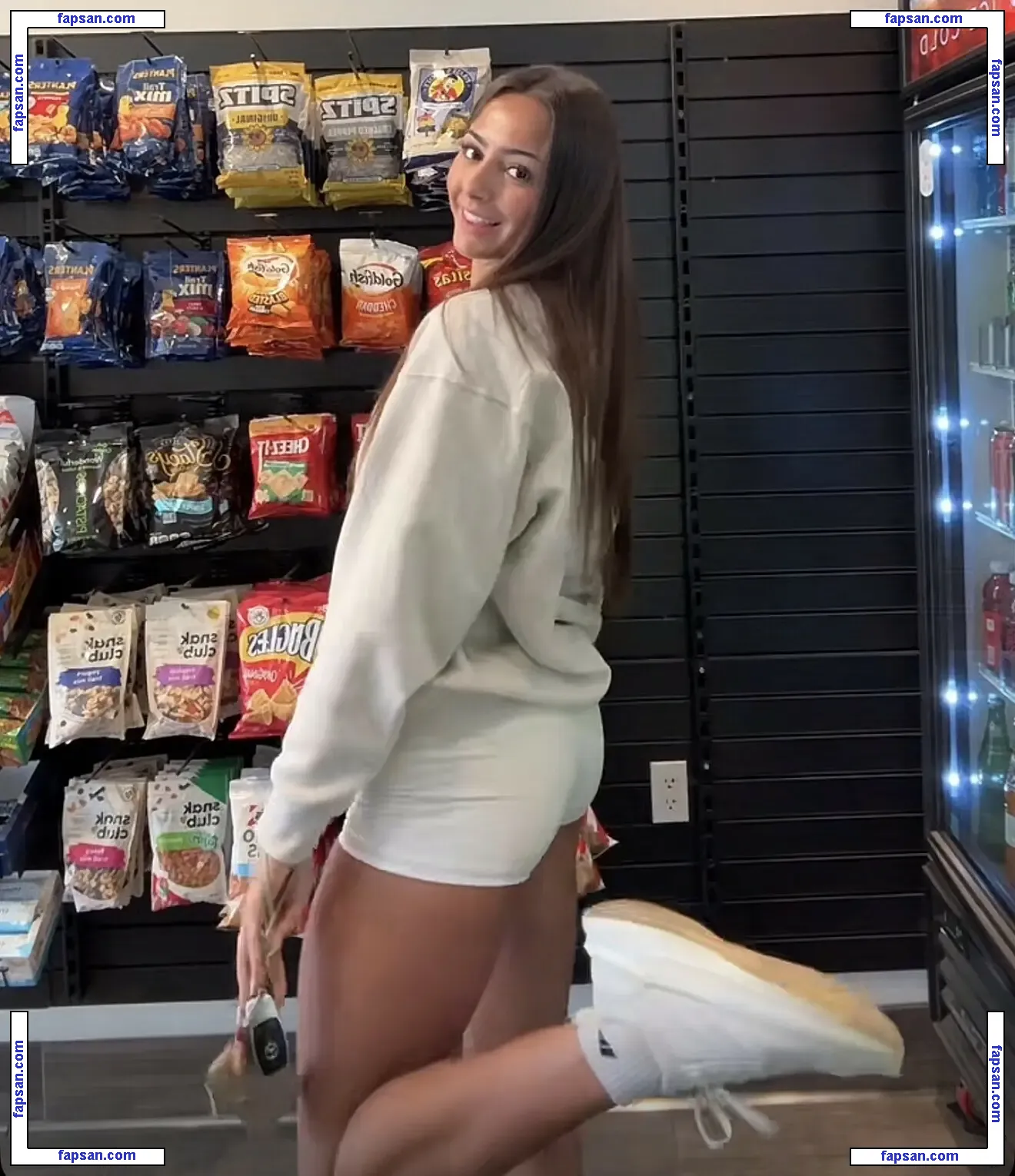 Analise Quintero nude photo #0002 from OnlyFans