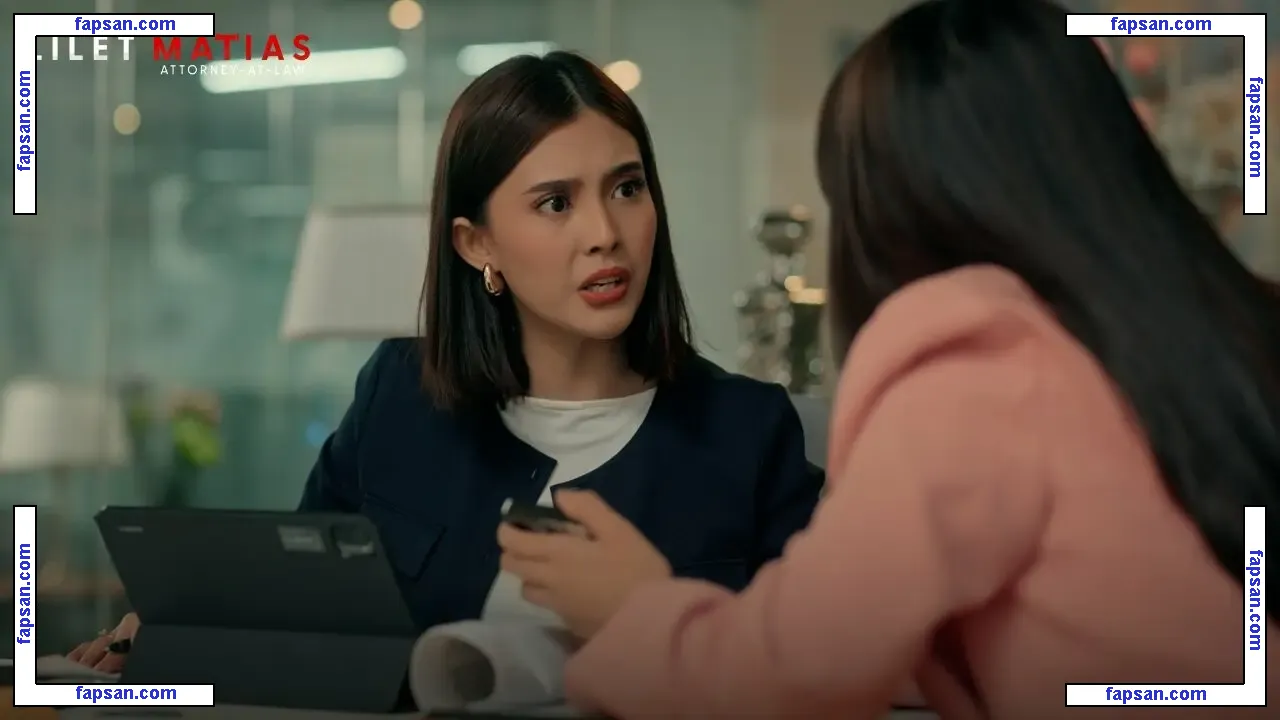 Analyn Barro голая фото #0001 с Онлифанс