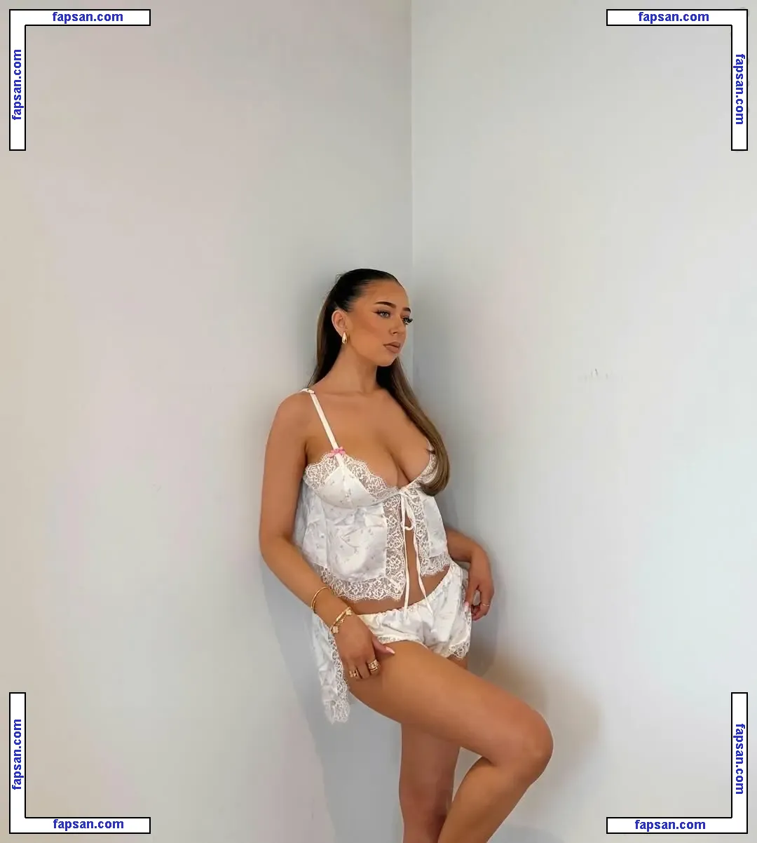 Anastasia Kingsnorth nude photo #0021 from OnlyFans