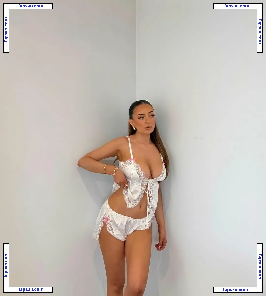 Anastasia Kingsnorth nude photo #0025 from OnlyFans