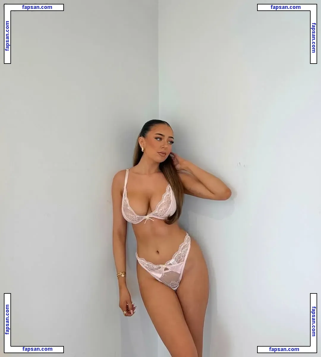 Anastasia Kingsnorth nude photo #0026 from OnlyFans