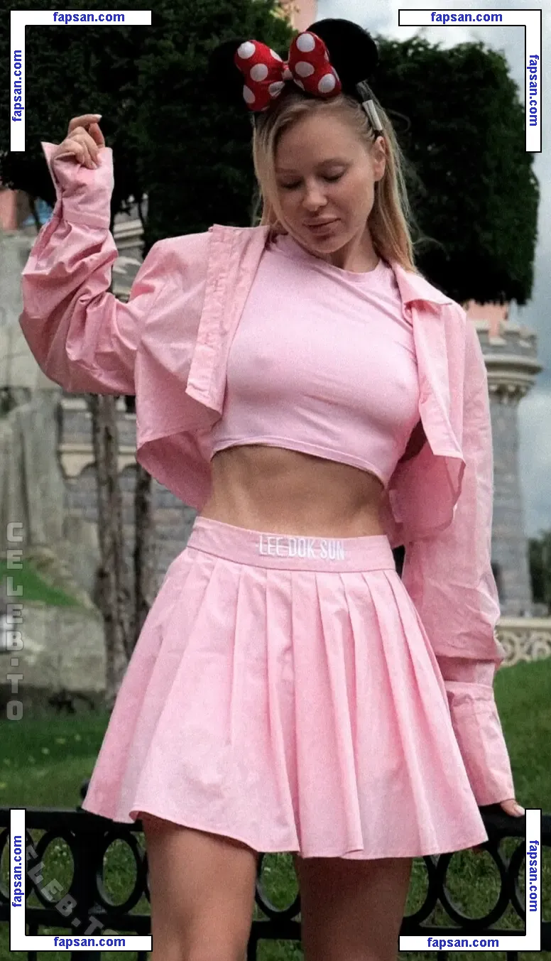 Anastasia Zolotaya nude photo #0031 from OnlyFans