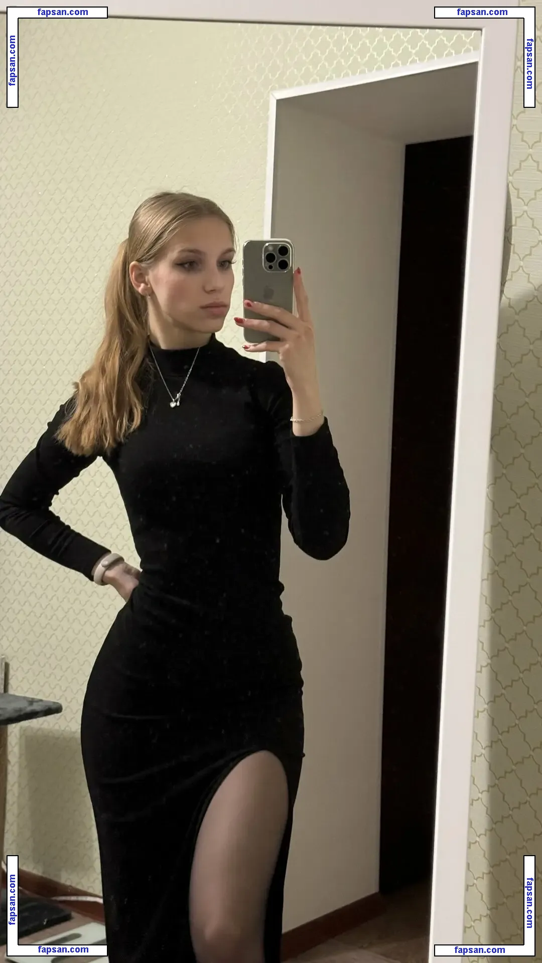 Anasteysha nude photo #0024 from OnlyFans