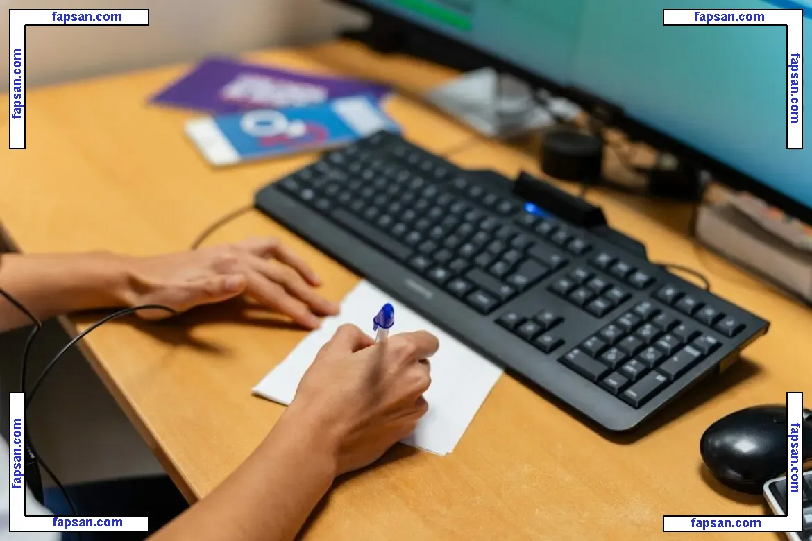 Anavrin Safa nude photo #0005 from OnlyFans