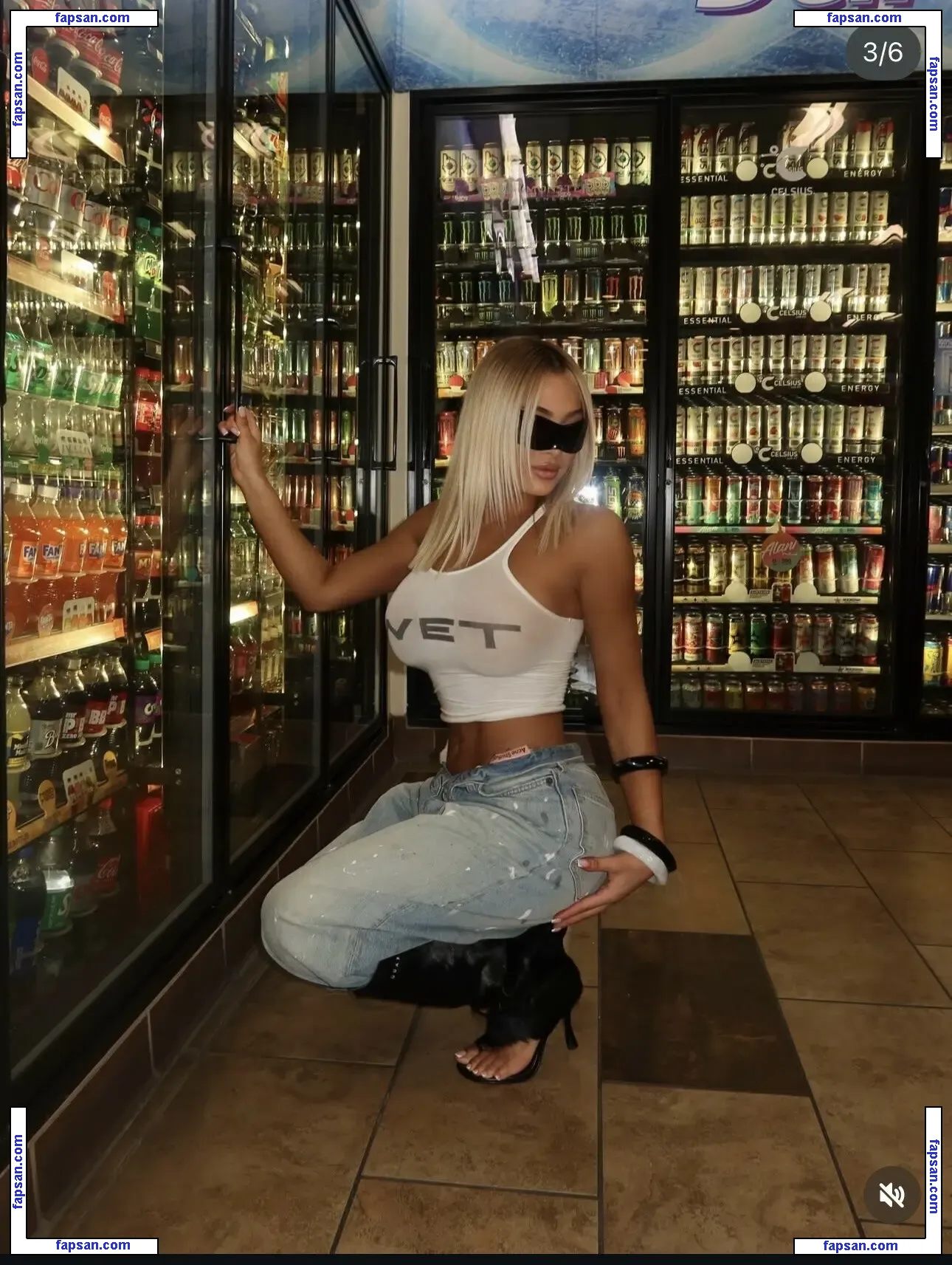 Andrea Celina голая фото #0003 с Онлифанс