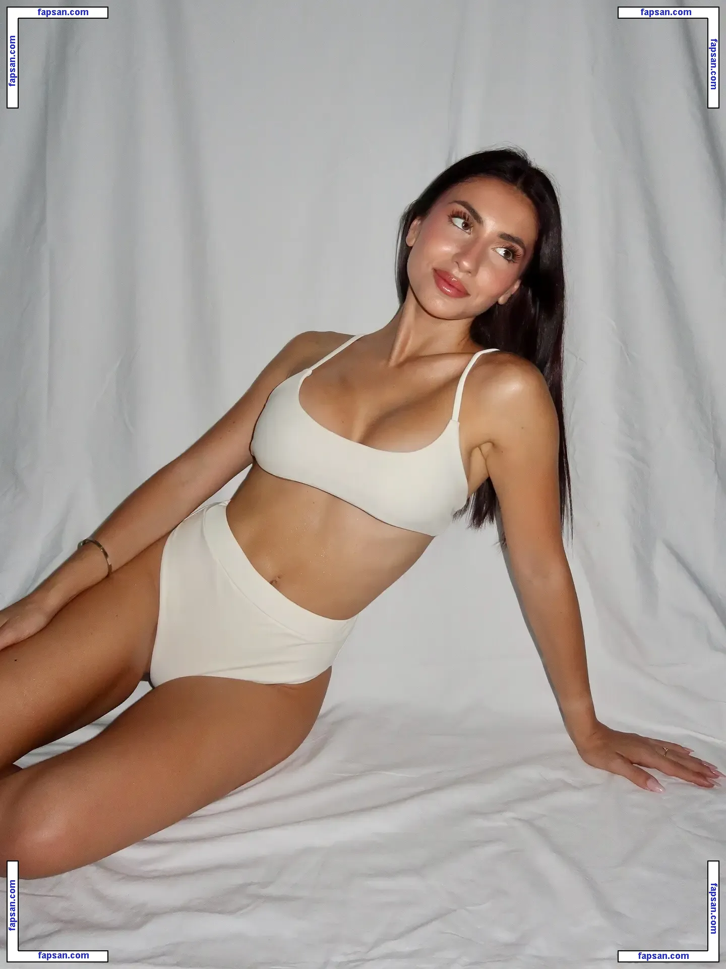 andreagarte голая фото #0026 с Онлифанс