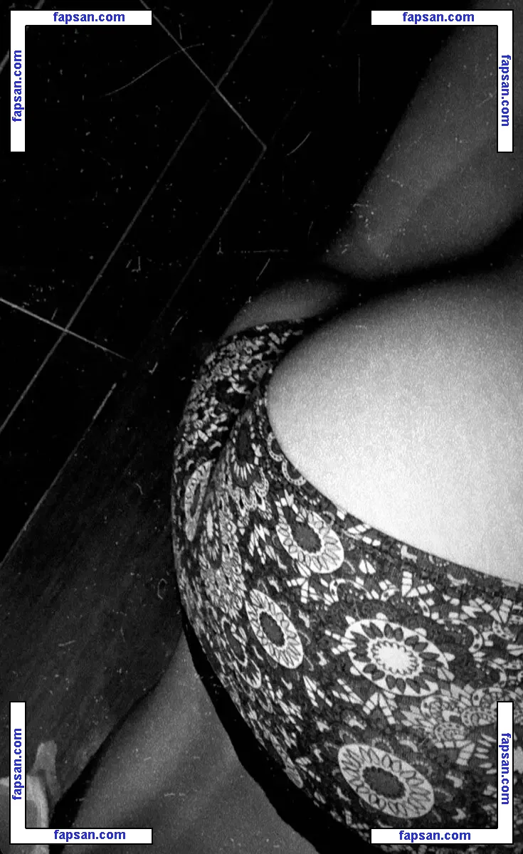 andreasolís голая фото #0001 с Онлифанс