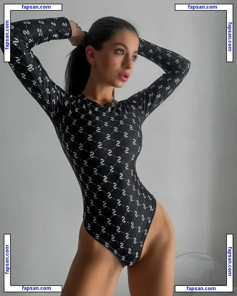 anechkaann nude photo #0005 from OnlyFans