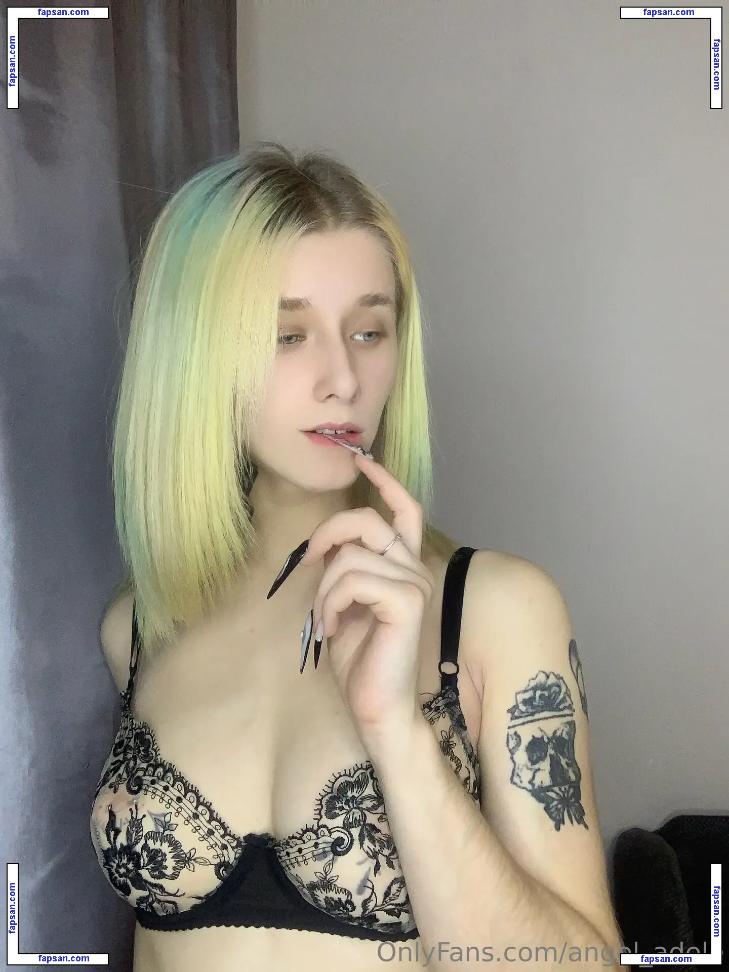 angel_adele nude photo #0006 from OnlyFans