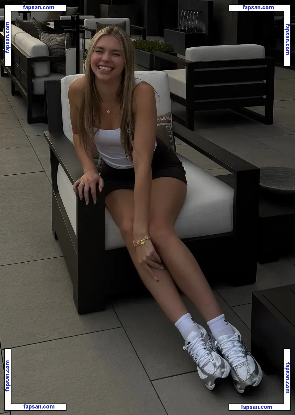 Angel Poli nude photo #0008 from OnlyFans