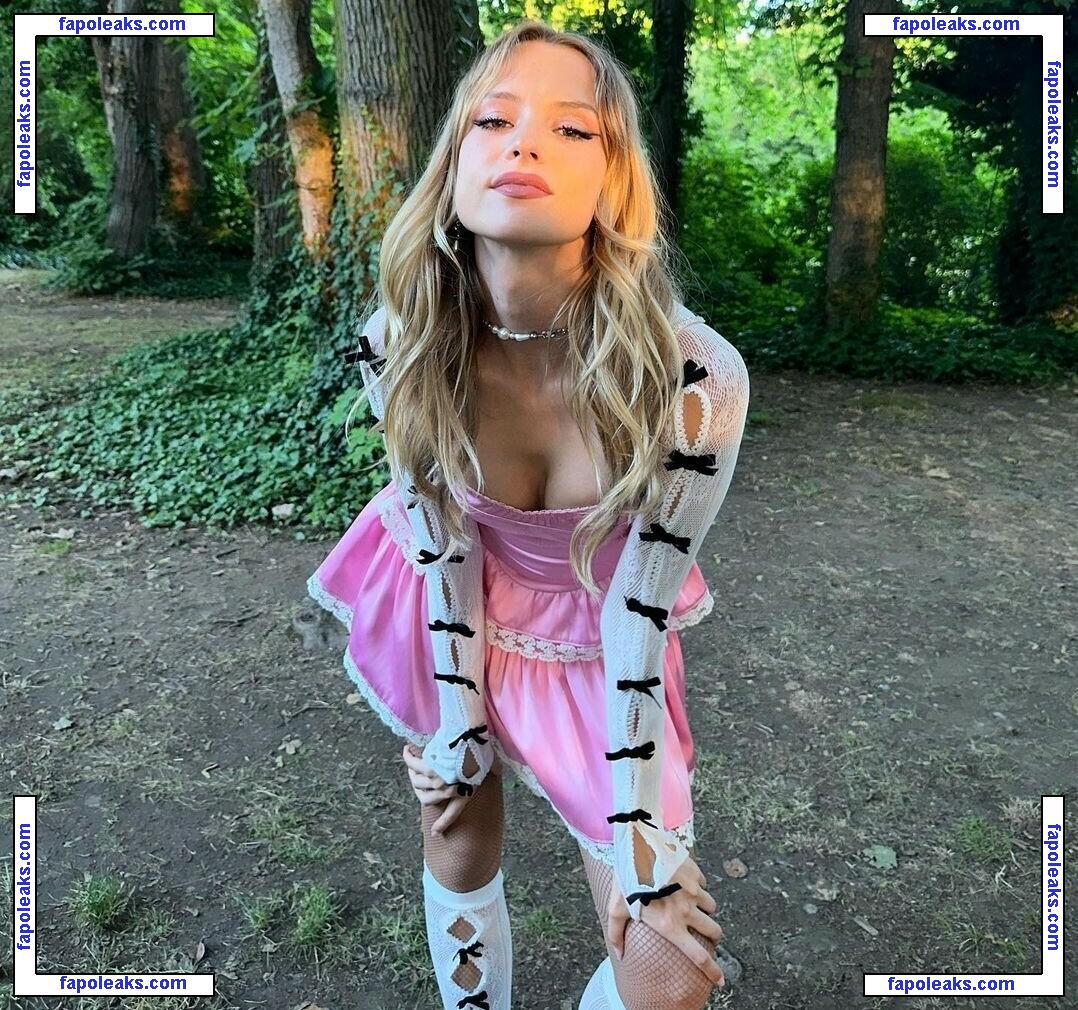 Angèle Van Laeken / angele_vl / u147788082 nude photo #0041 from OnlyFans