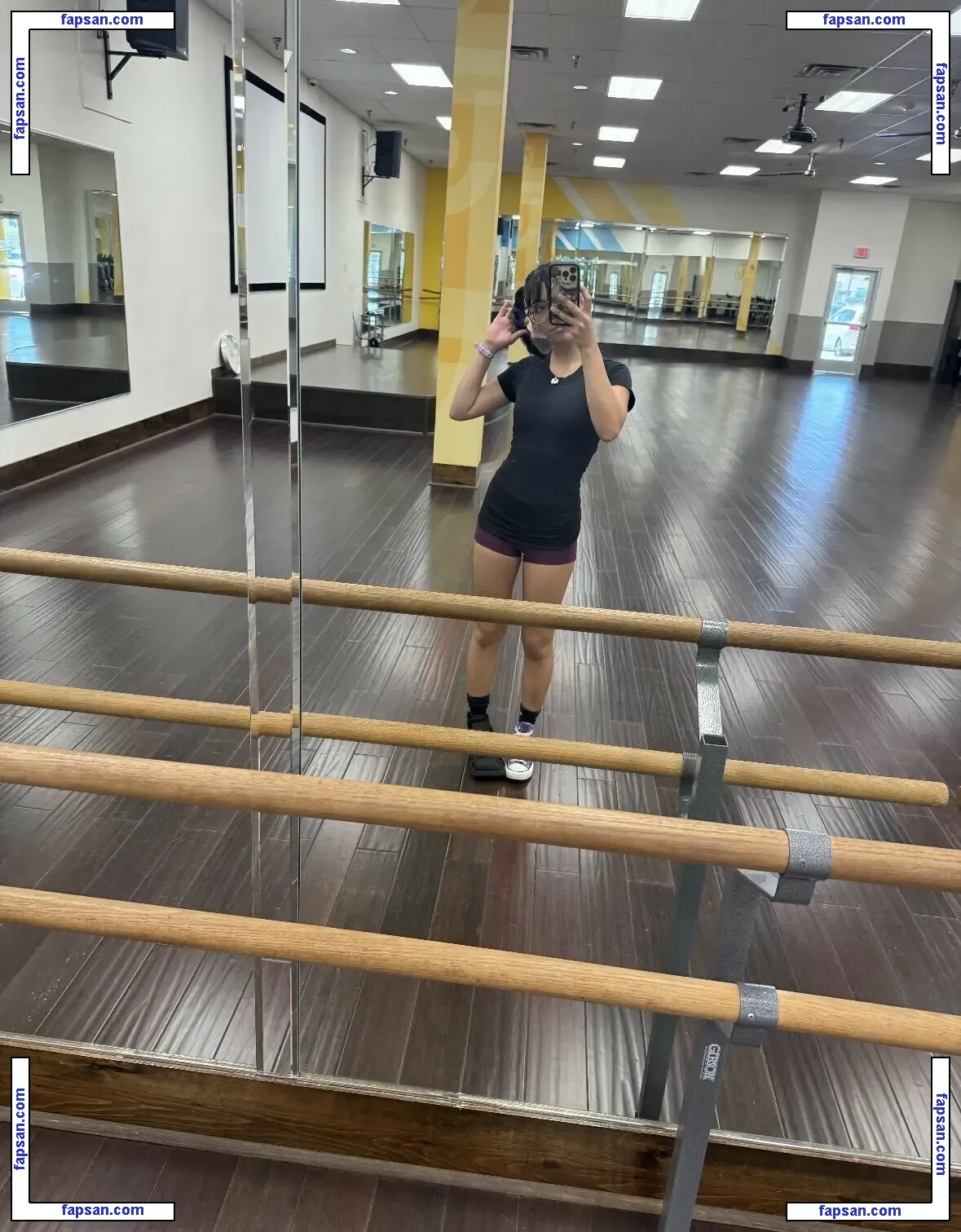 Angelina Fishtank nude photo #0003 from OnlyFans