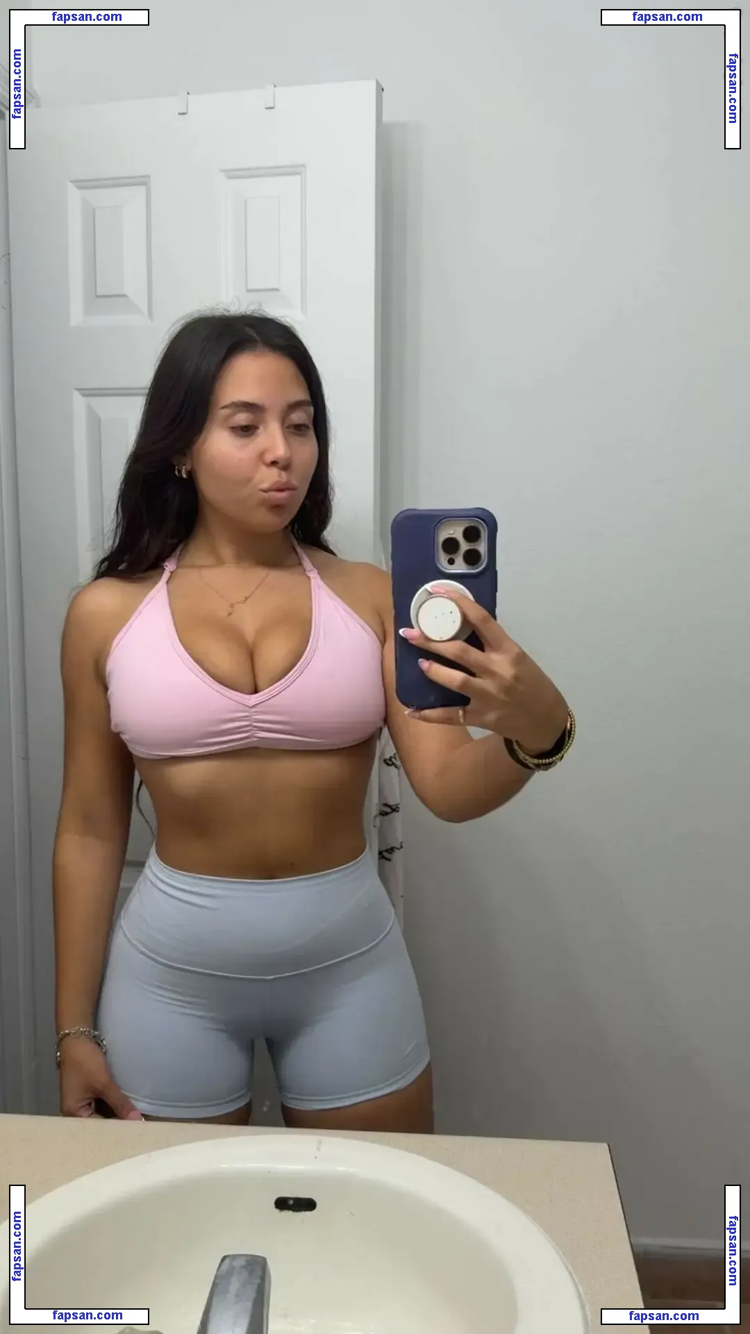 Angelinaadavis nude photo #0008 from OnlyFans