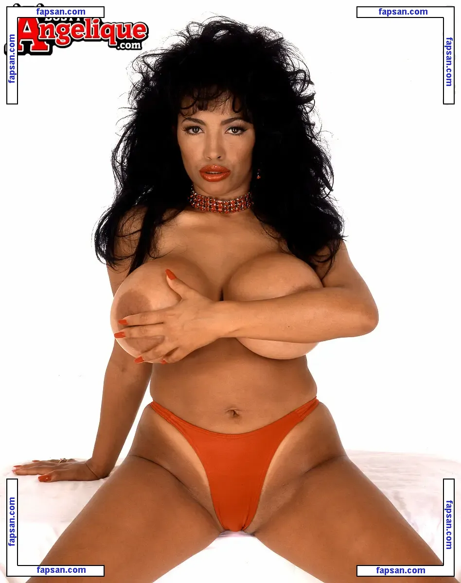 Angelique Dos Santos nude photo #0033 from OnlyFans