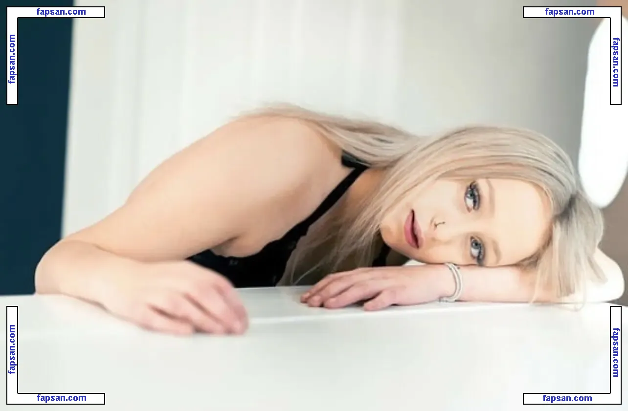 Angeltbabbyyy nude photo #0003 from OnlyFans