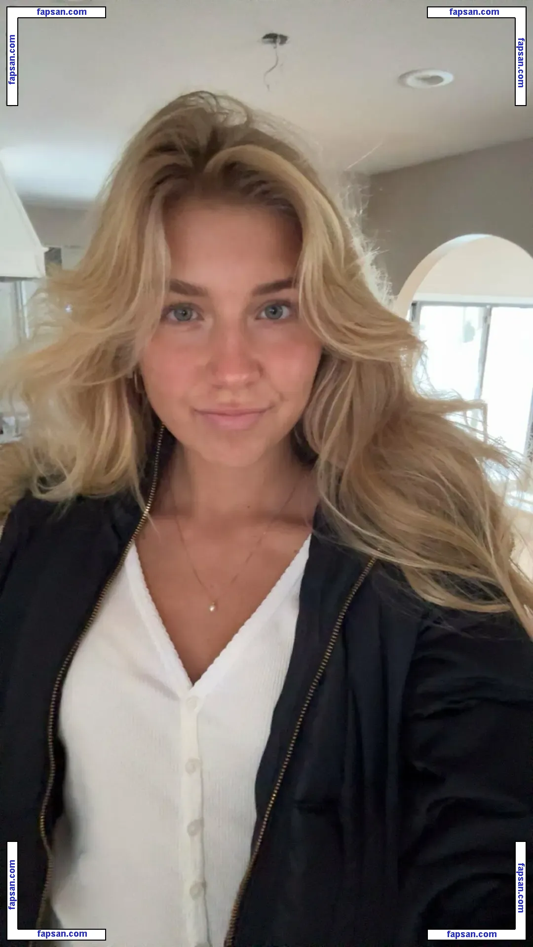 Aniela Leon голая фото #0139 с Онлифанс