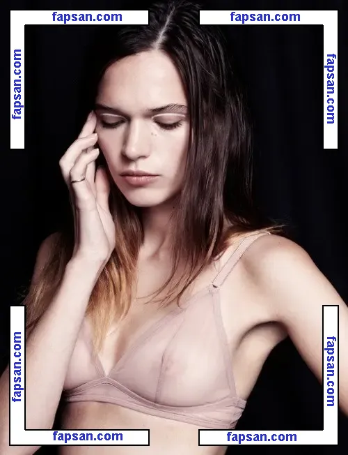 Anna Brewster nude photo #0004 from OnlyFans