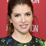 Anna Kendrick голая #0260