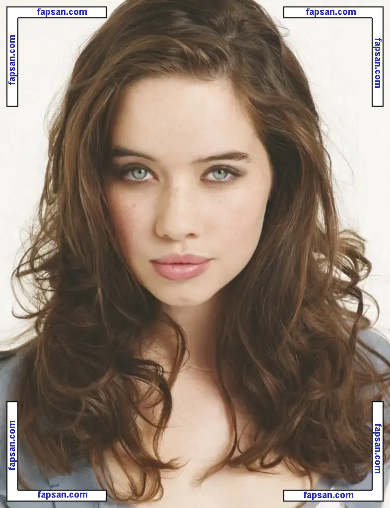 Anna Popplewell голая фото #0010 с Онлифанс
