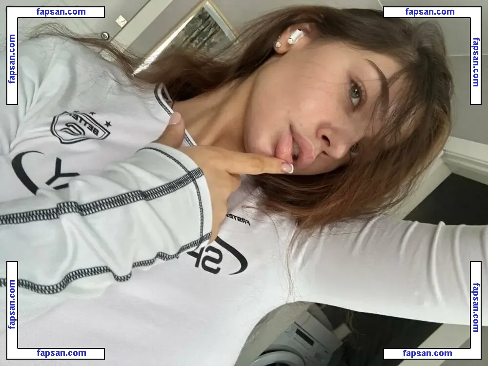 anna_six nude photo #0003 from OnlyFans