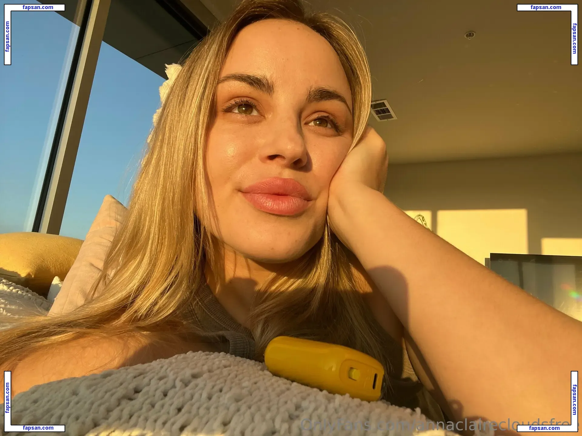 annaclairecloudsfree nude photo #0001 from OnlyFans