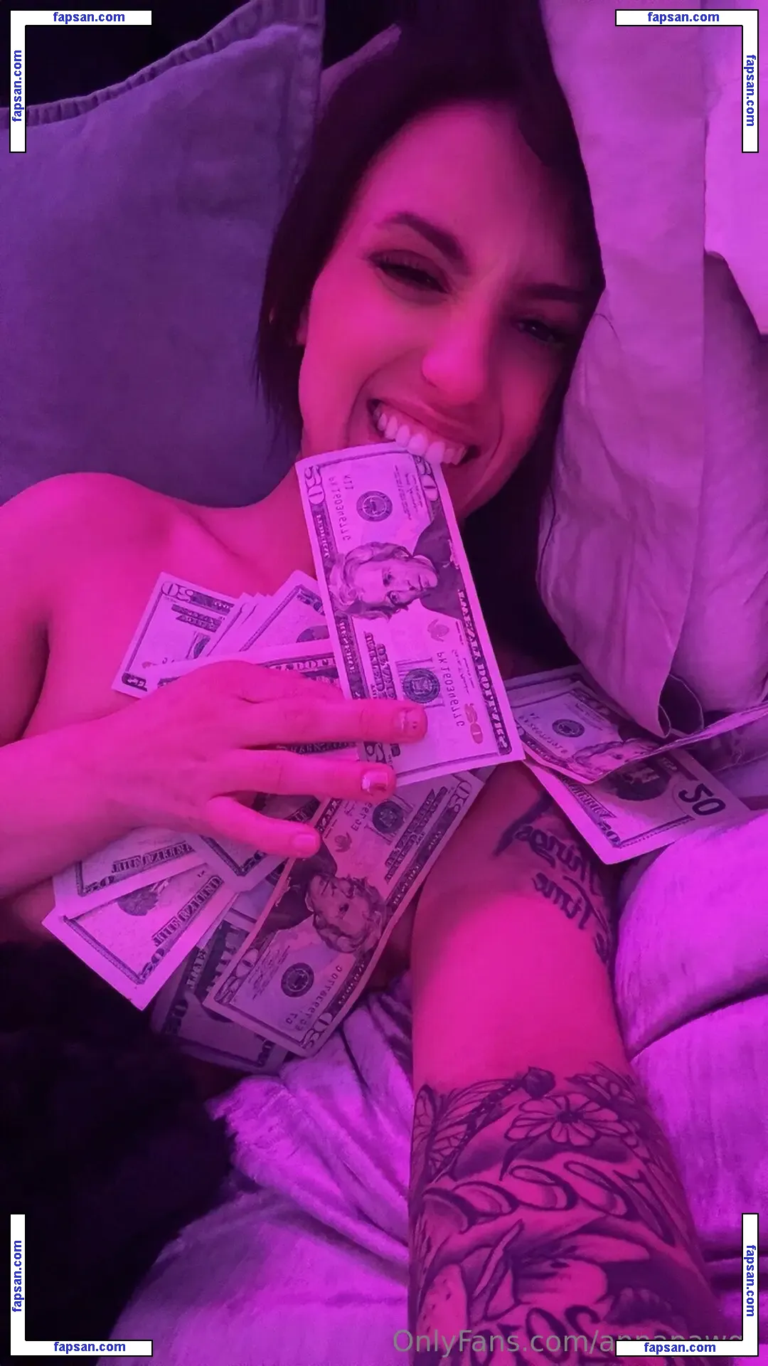 annapawgs nude photo #0002 from OnlyFans