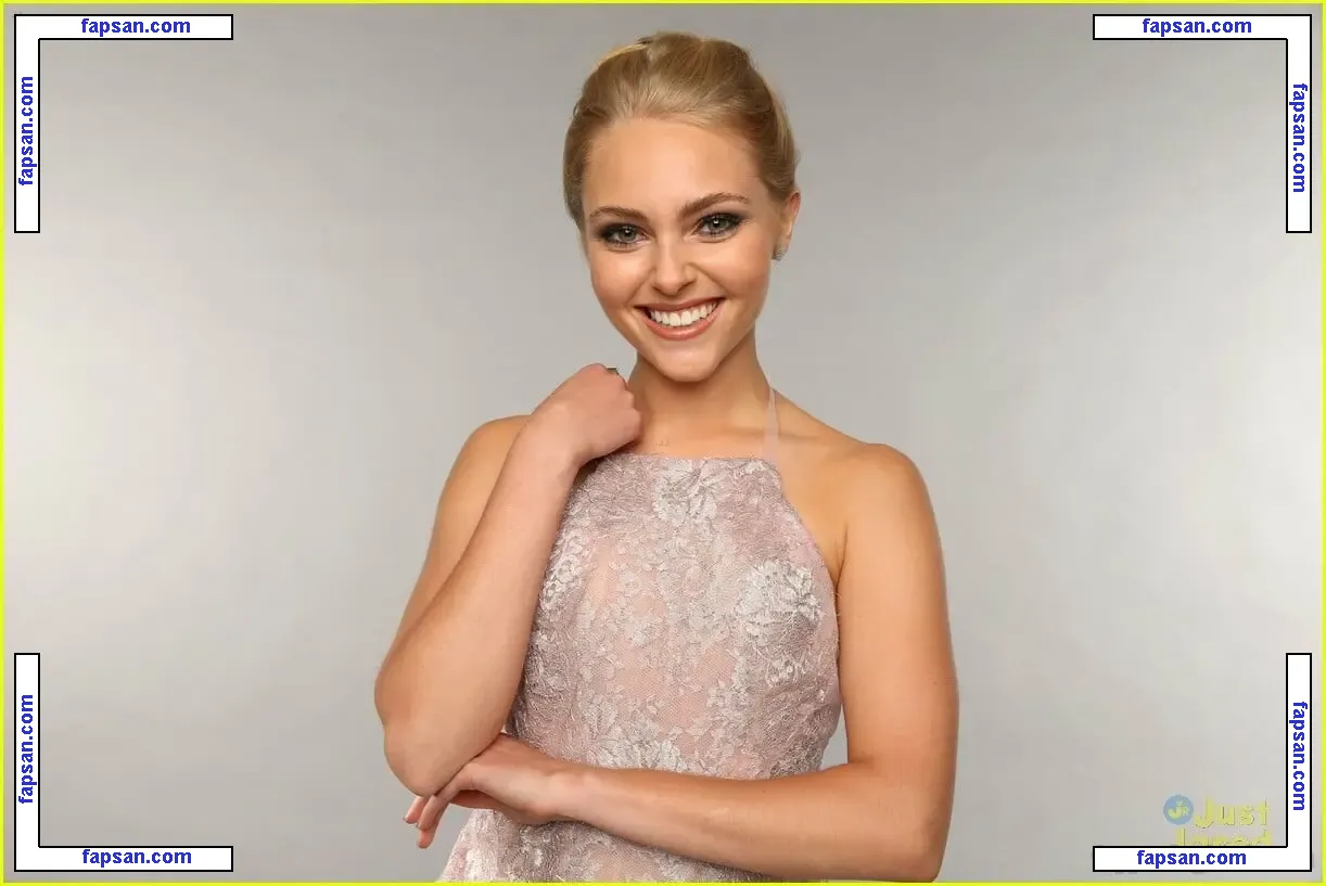 AnnaSophia nude photo #0010 from OnlyFans