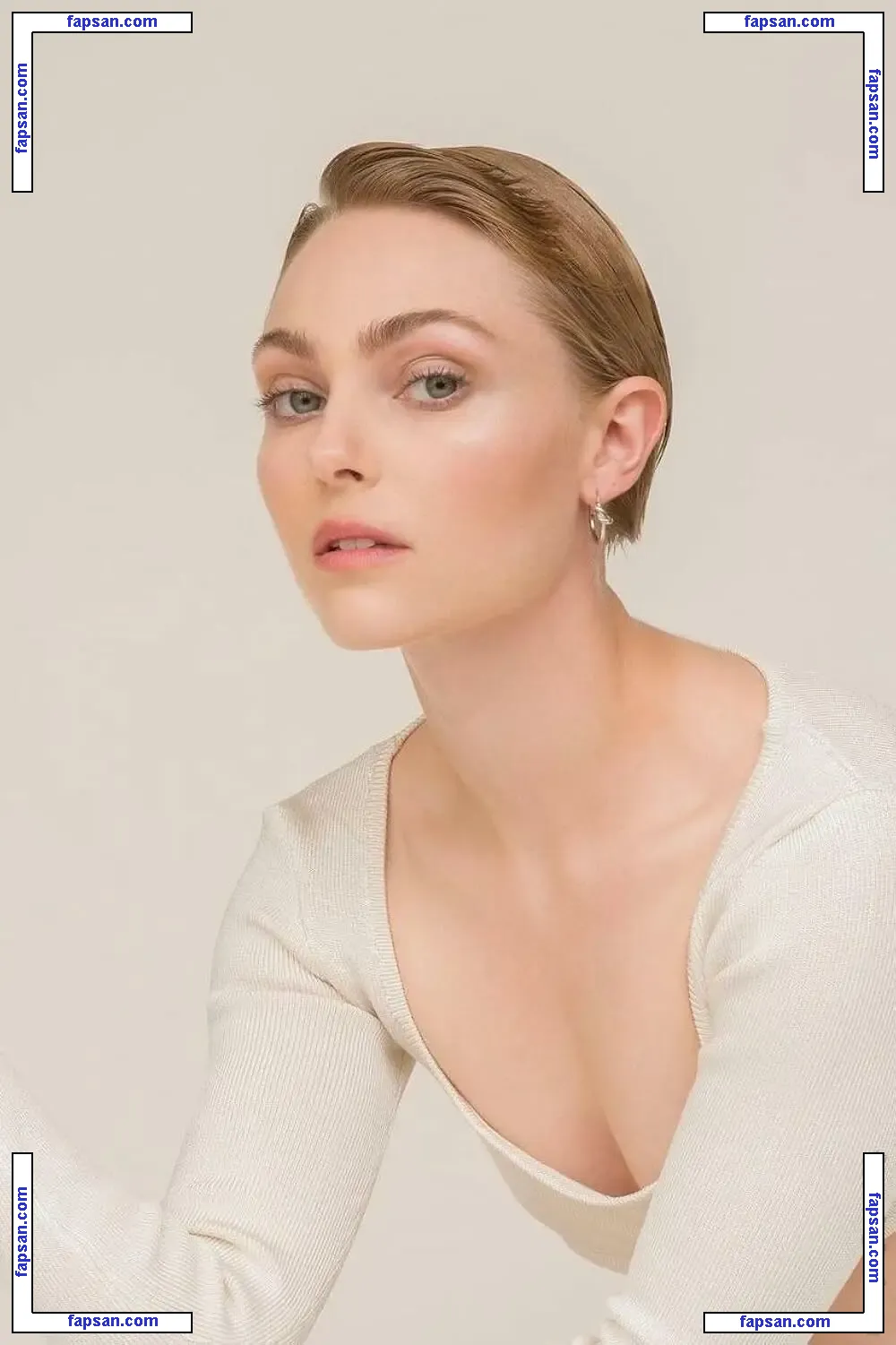 AnnaSophia nude photo #0011 from OnlyFans
