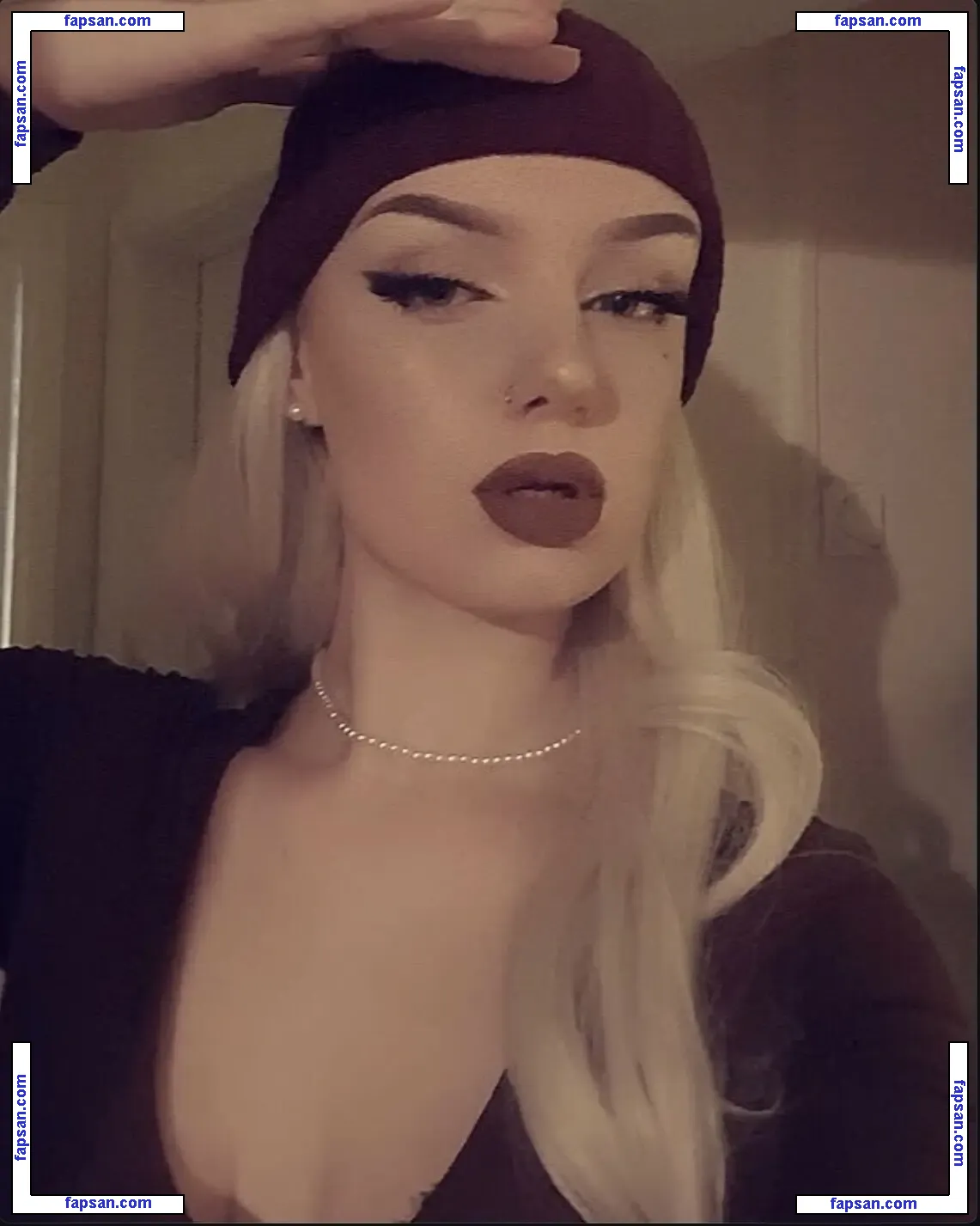 Annaxiana_a nude photo #0003 from OnlyFans