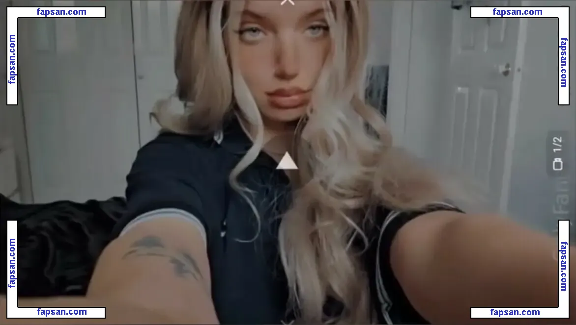 Annaxiana_a nude photo #0006 from OnlyFans