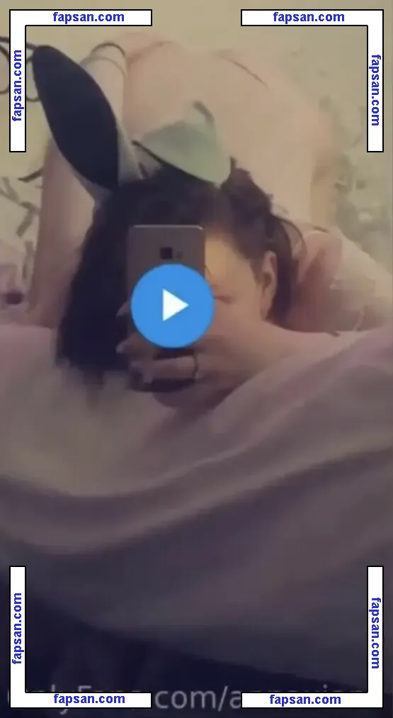 Annaxiana_a nude photo #0008 from OnlyFans