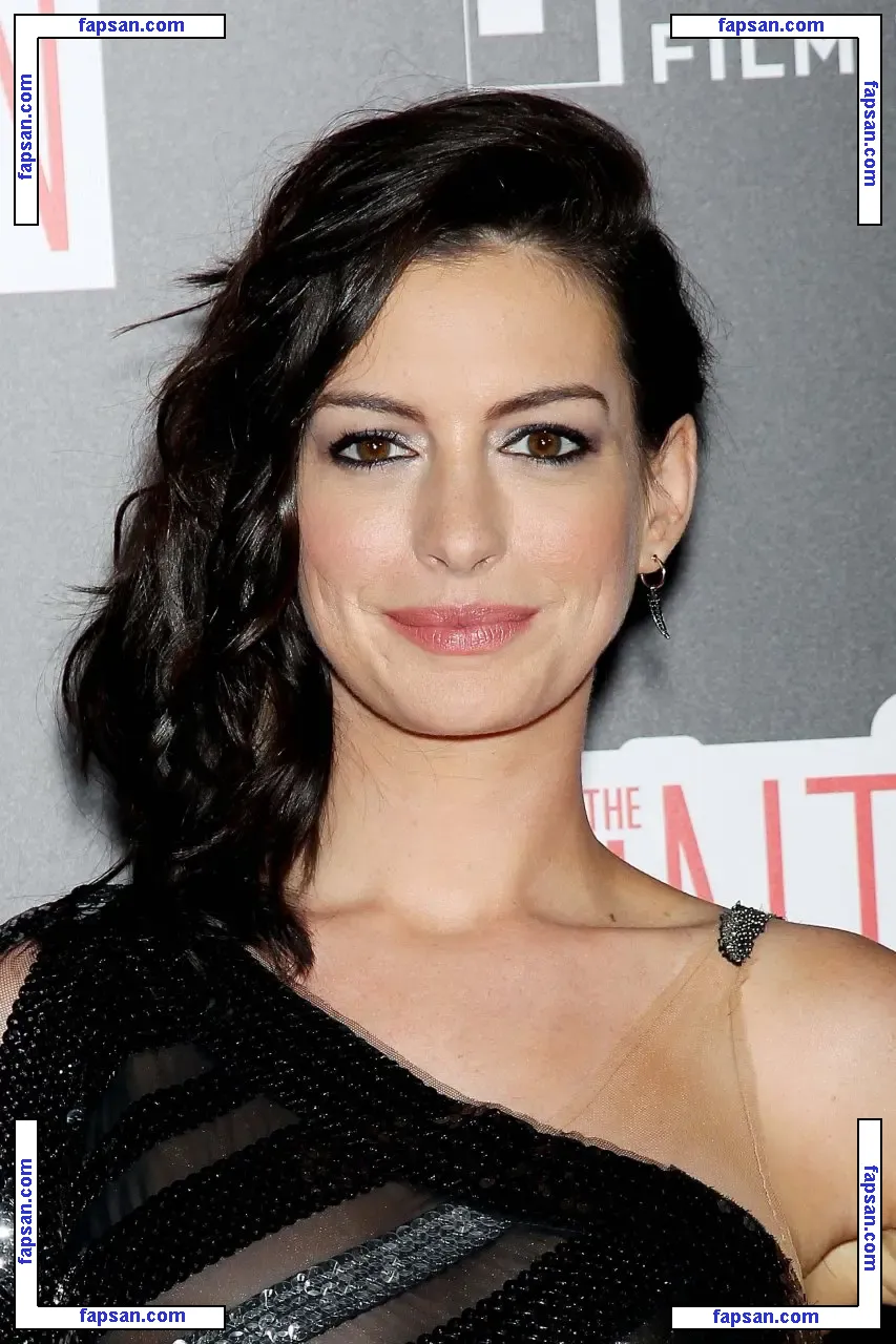 Anne Hathaway голая фото #0150 с Онлифанс