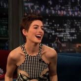 Anne Hathaway голая #0429