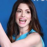 Anne Hathaway голая #1001