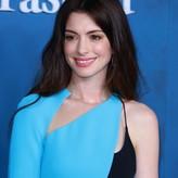 Anne Hathaway голая #1035